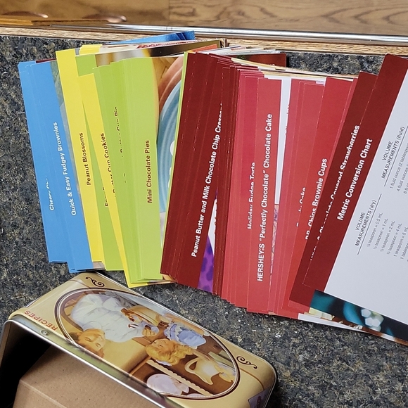 Hershey Recipe Box with Recipe Cards - Picture 11 of 12